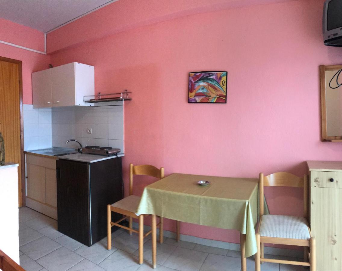 Rena Apartments Аспровальта Экстерьер фото
